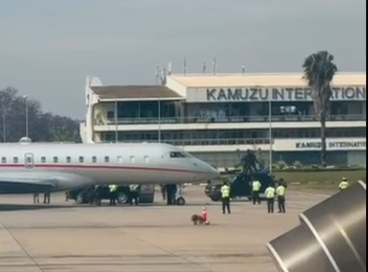 President Mutharika jets off to South Africa on another private visit – sparks fresh round of speculation